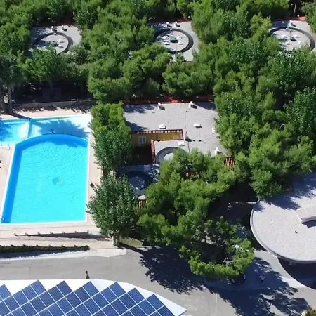 Pleasant In With Shared Pool
