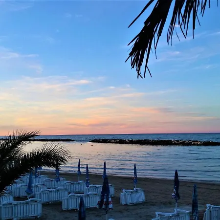 Pleasant In With Shared Pool Appartement Cupra Marittima
