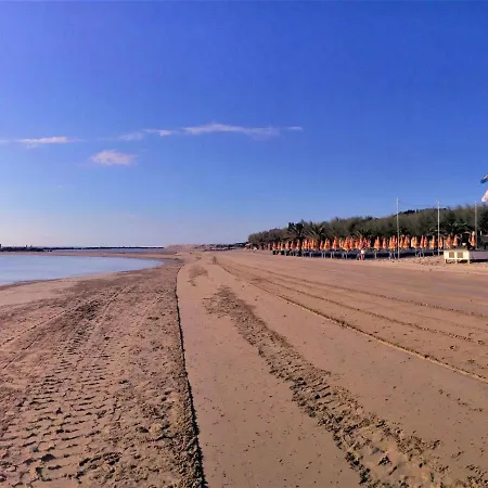Pleasant In With Shared Pool Cupra Marittima