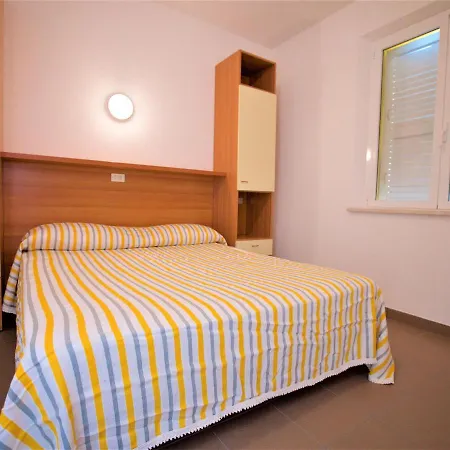 Pleasant In With Shared Pool Cupra Marittima